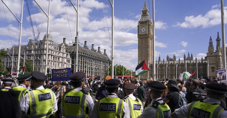 ইসরায়েলকে প্রতিশোধ না নেওয়ার ব্যাপারে সতর্ক করলো যুক্তরাজ্য
