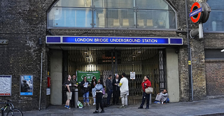 ধর্মঘটে বন্ধ লন্ডনের ভূগর্ভস্থ মেট্রোরেল, চরম ভোগান্তিতে যাত্রীরা