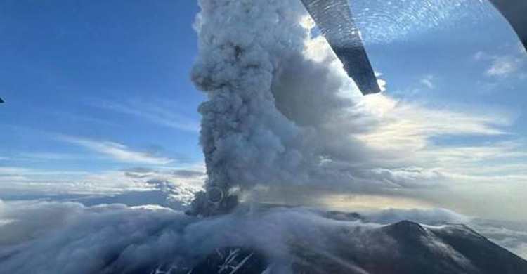 রাশিয়ায় ফের ভূমিকম্প, ৬০০ বছর পর জেগে উঠলো আগ্নেয়গিরি