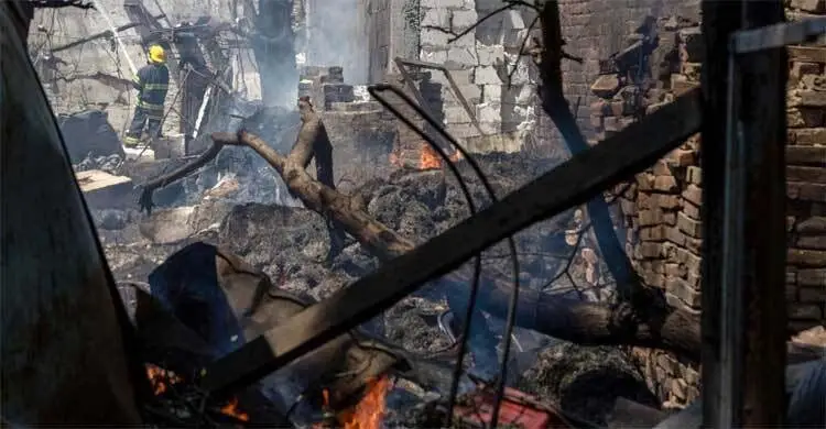 ইউক্রেনে ভয়াবহ রুশ হামলায় নিহত ১০, বিদ্যুৎ বিচ্ছিন্ন বহু শহর