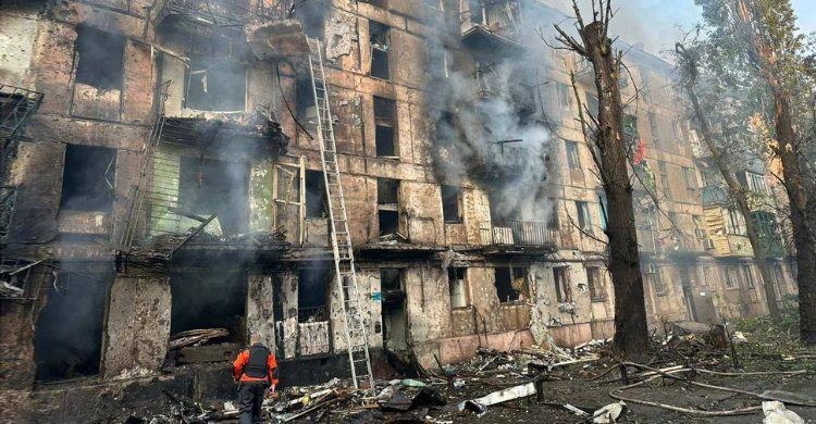 ‘Massive missile’ attack by Russia kills 3 in Ukraine’s Kryvyi Rih