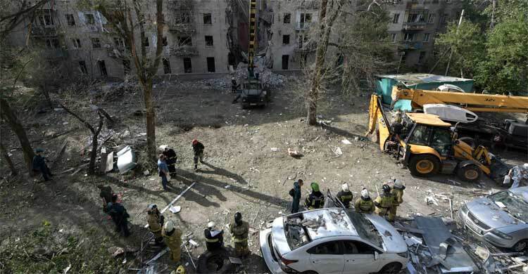 Russian missile strike kills 9 in Zelensky’s hometown