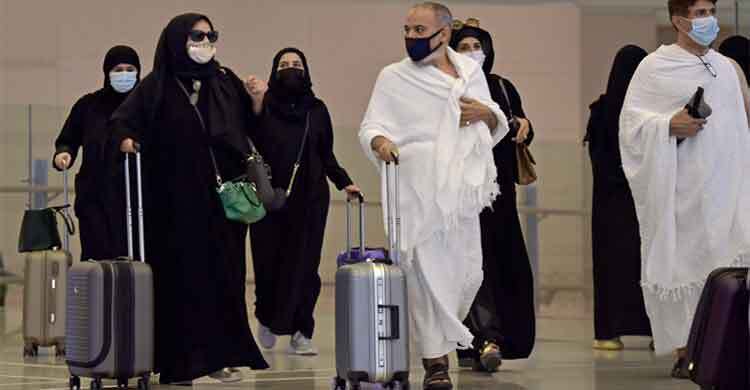 ওমরাহতে যাওয়ার আগে রিটার্ন টিকিট বাধ্যতামূলক করলো সৌদি