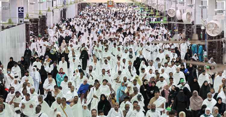 ওমরাহ ভিসার মেয়াদ কমালো সৌদি সরকার