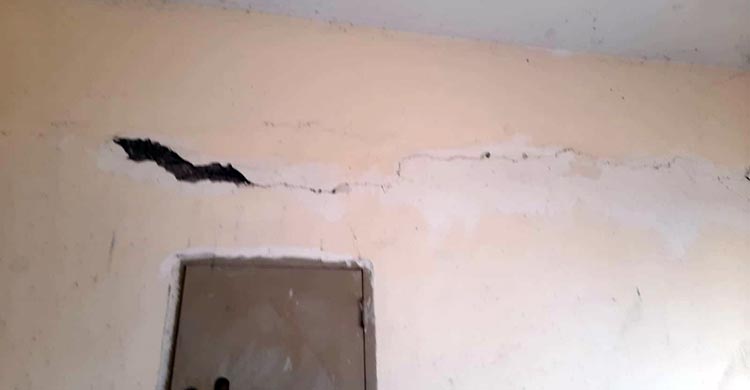ভূমিকম্পে শেকৃবির ৭ হলের ৩টিতে ফাটল