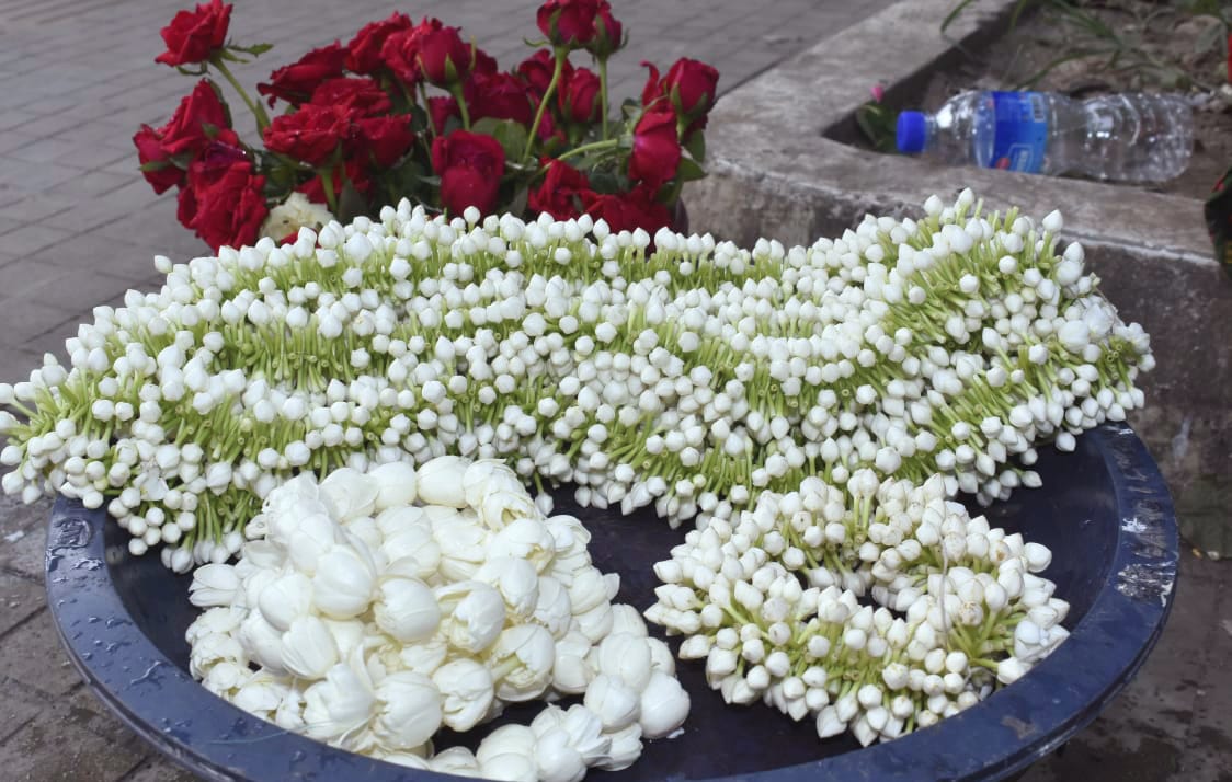 টিএসসি আর শাহবাগের অজানা শ্রমগাথা