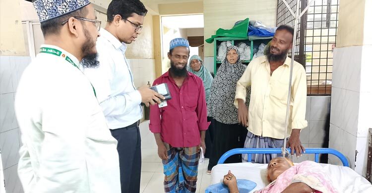 ইউএনওর সহযোগিতায় বৃদ্ধা খুঁজে পেলেন পরিবার