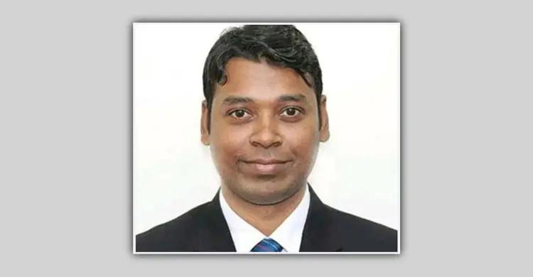 মাঠ প্রশাসনের কর্মকর্তাদের বিতর্কিত কর্মকাণ্ডে শুরুতেই বিব্রত সরকার