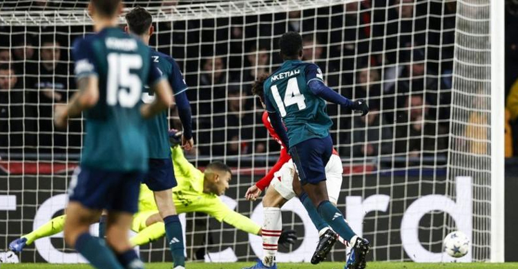 Much-changed Arsenal held to draw at PSV Eindhoven