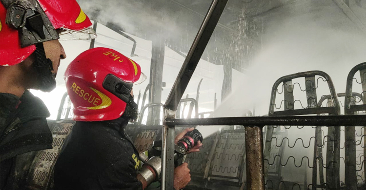 Bus set on fire in Shahbagh