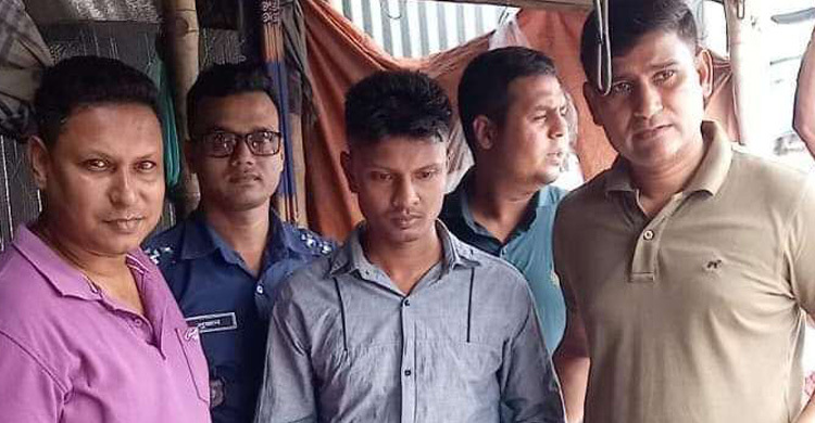 সোনারগাঁয়ে ৮০ হাজার ইয়াবাসহ মাদক কারবারি গ্রেফতার