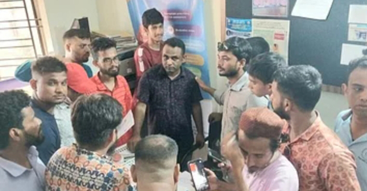 সুনামগঞ্জে ঘুস নেওয়া সেই অফিস সহকারী কারাগারে