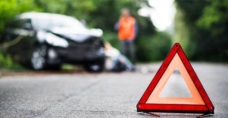 রাশিয়ায় ৮২ ফুট গভীর খাদে বাস পড়ে যাওয়ায় নিহত ১৩