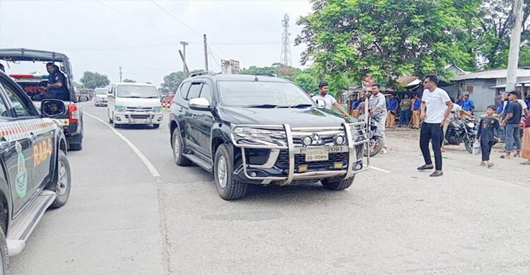 গোপালগঞ্জে এবার ইউএনওর গাড়িতে হামলা