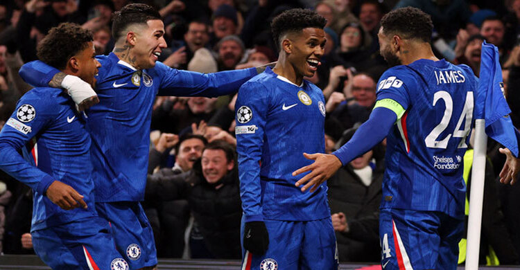 ঘরের মাঠে বার্সেলোনাকে উড়িয়ে দিলো চেলসি