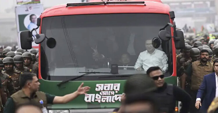 বিমানবন্দর থেকে কুড়িলের পথে তারেক রহমান এর বহর