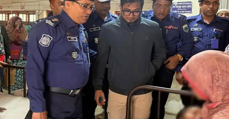 সেতু থেকে ১৬ মাসের সন্তানকে ফেলে দিয়ে থানায় মায়ের আত্মসমর্পণ