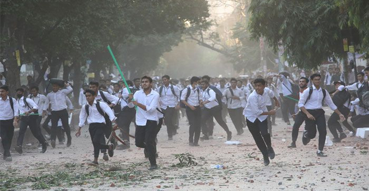 ঢাকা কলেজ-আইডিয়াল কলেজ সংঘর্ষ, রণক্ষেত্র পুরো এলাকা