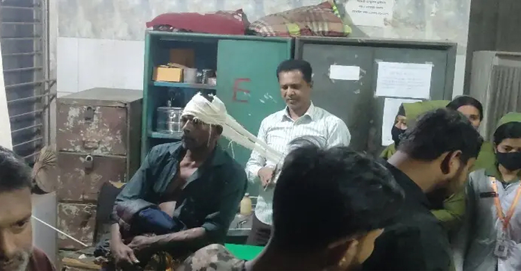 সরকারি চাল বিতরণ নিয়ে বিএনপির দুপক্ষে সংঘর্ষ, আহত ১৫