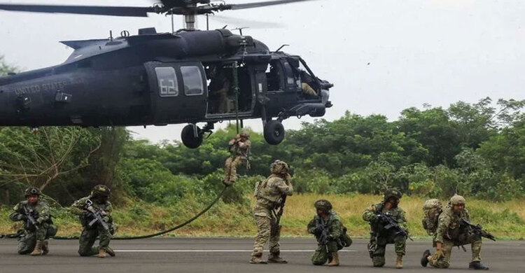 ইরান যুদ্ধের মধ্যেই ইকুয়েডরে সামরিক অভিযান শুরু করলো যুক্তরাষ্ট্র