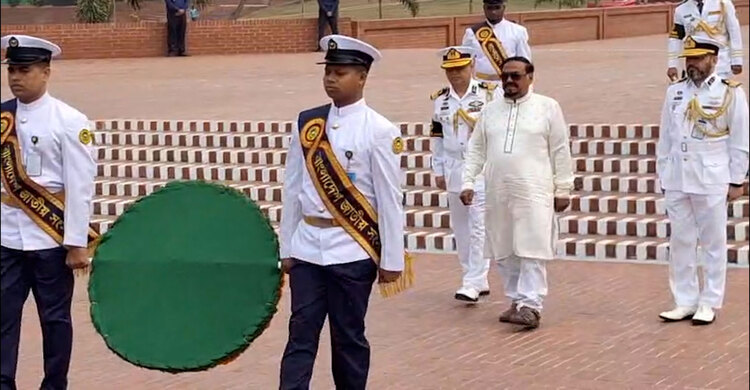 জাতীয় স্মৃতিসৌধে স্পিকার ও ডেপুটি স্পিকারের শ্রদ্ধা