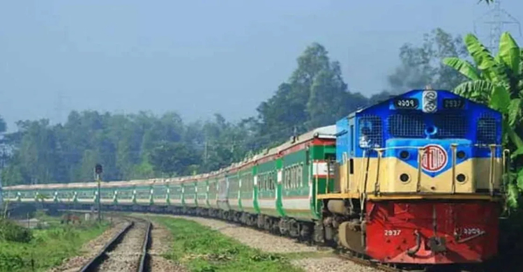 ট্রেনে ঈদের ফিরতি যাত্রায় ২৫ মার্চের টিকিট মিলছে আজ