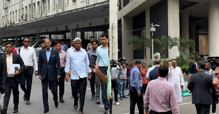 প্রধানমন্ত্রীর সঙ্গে বৈঠকে অংশ নিতে সচিবালয়ে জ্বালানি মন্ত্রী ও প্রতিমন্ত্রী