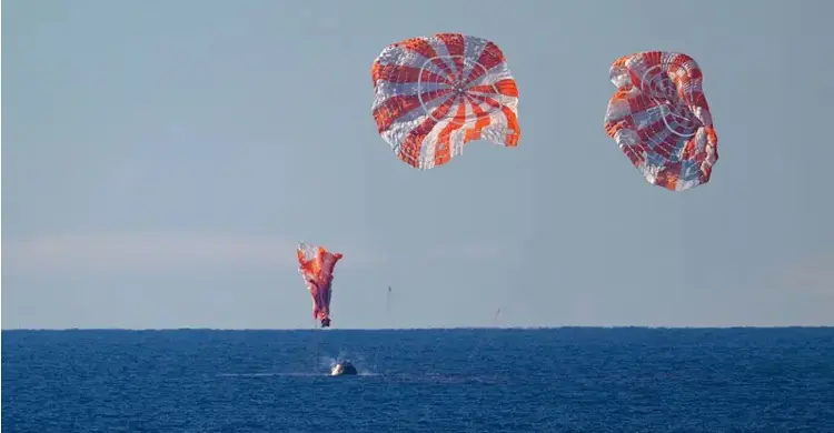 নিরাপদে পৃথিবীতে ফিরলেন আর্টেমিস-২ এর নভোচারীরা