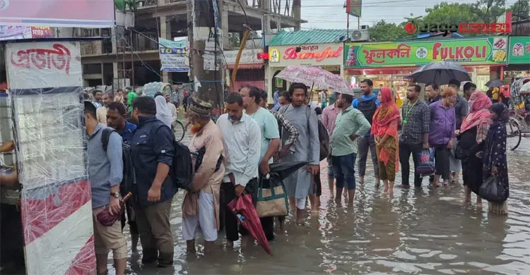 সড়কে জলাবদ্ধতা