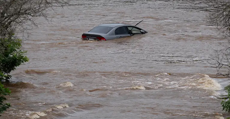 ৫০ বছরের মধ্যে সবচেয়ে ভারী বৃষ্টি কানাডায়