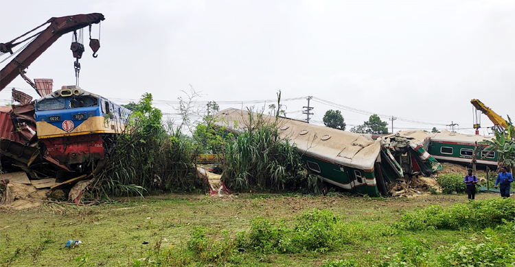 ১৭ ঘণ্টা পরও শেষ হয়নি উদ্ধার কাজ
