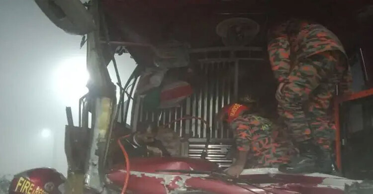 এক্সপ্রেসওয়েসহ তিন জায়গায় ৭ গাড়ির সংঘর্ষ, আহত ২০