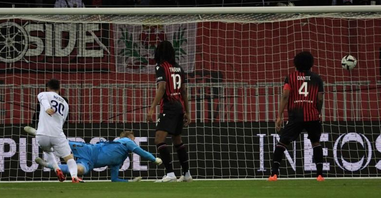 Messi stars as PSG go six points clear