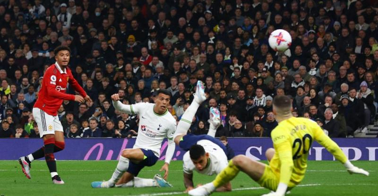 Tottenham fight back to draw against Man Utd