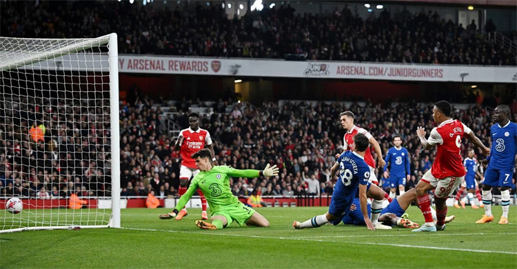Arsenal return to top of the league with 3-1 win over sorry Chelsea