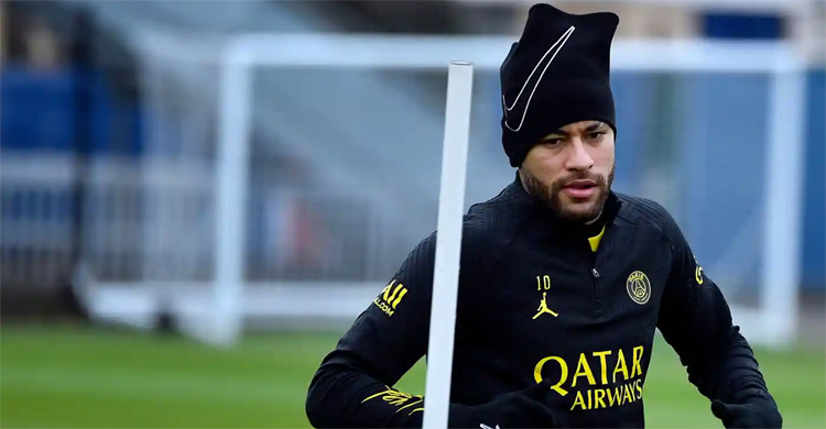 PSG condemn fans who chanted for Neymar to leave outside his house
