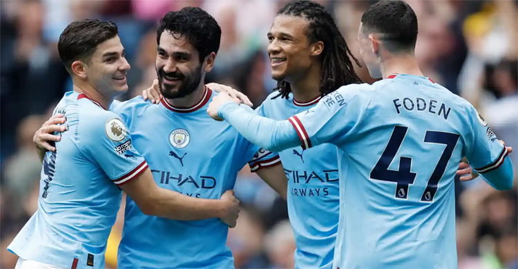 Man City stretch lead at top despite late scare by Leeds