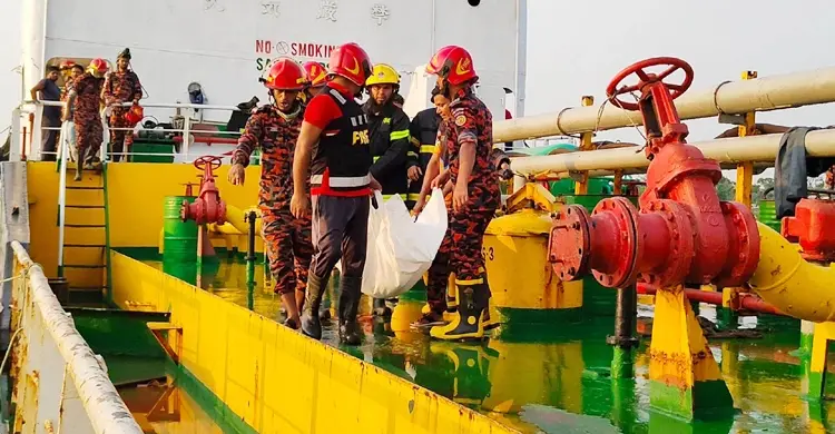 Two killed in Barishal oil tanker explosion