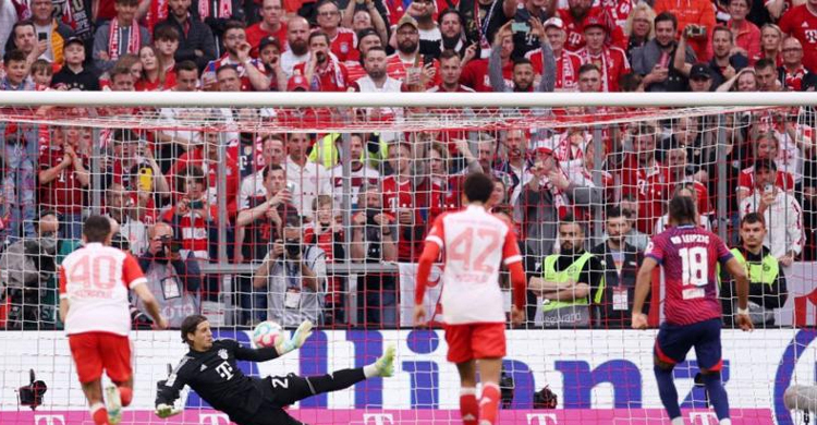 Bayern's title hopes dealt major blow by Leipzig