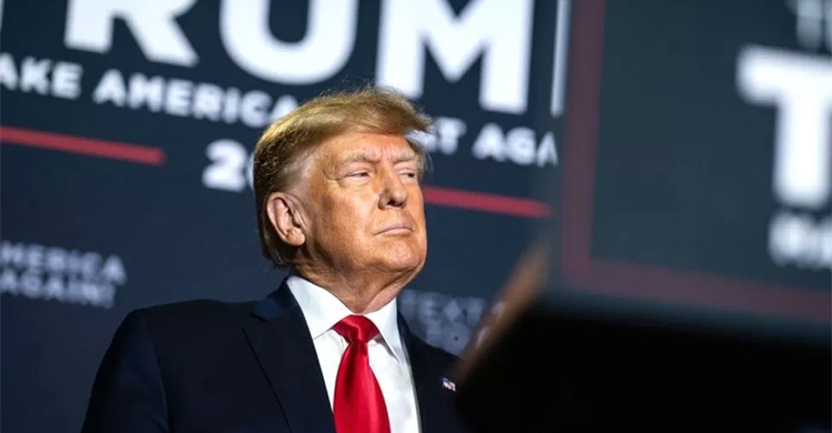 Donald Trump faces seven charges over secret files