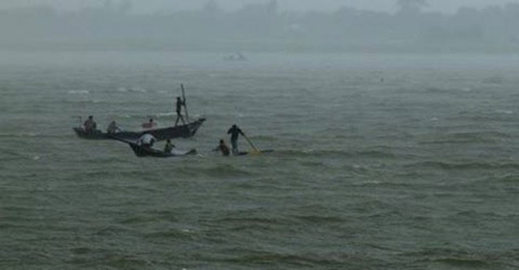 One dies, three missing in C'nawabganj boat capsize