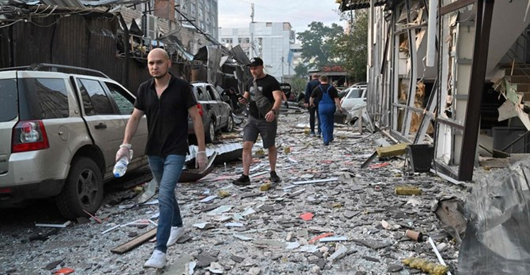 Russian missile strike on restaurant kills nine in Ukraine