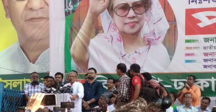 Govt must take responsibility if anything happens with Khaleda: Fakhrul