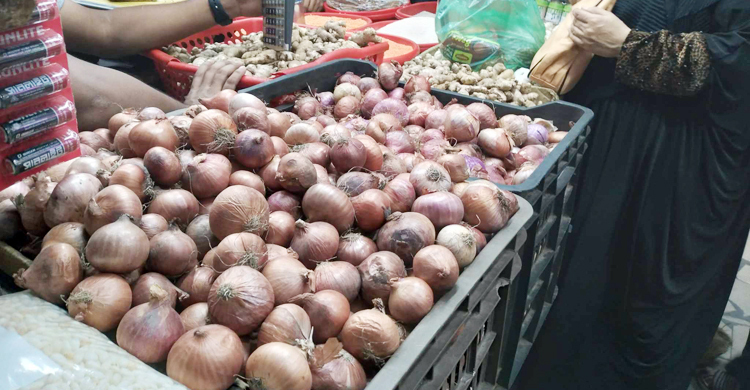 Onion prices rise in Bangladesh after India's imposing duty
