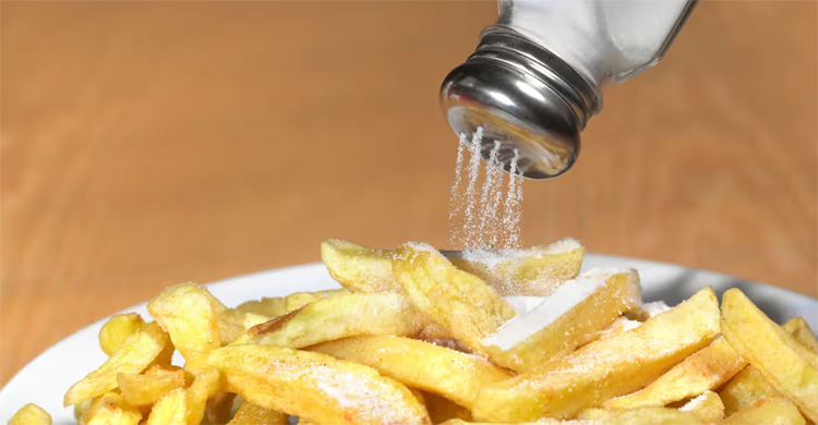 Salt-free diet ‘can reduce risk of heart problems by almost 20%’
