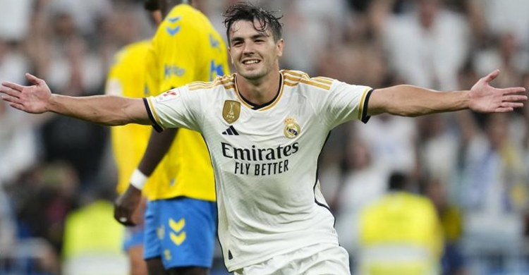 Real Madrid up to second after beating Las Palmas