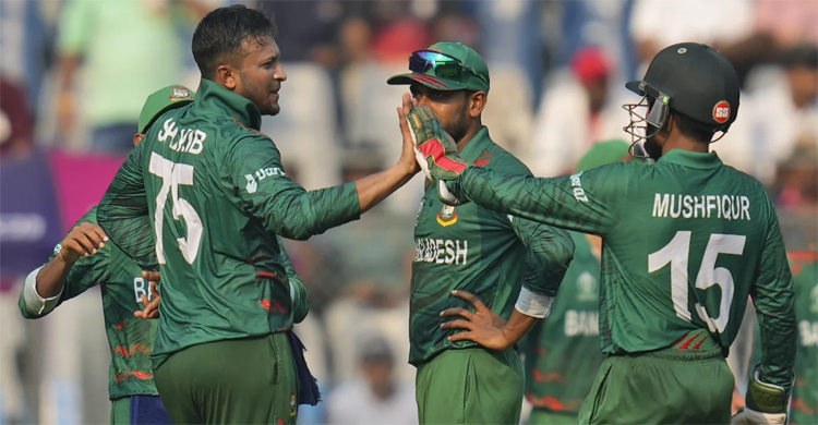 Bangladesh face uphill task to keep WC semifinal hopes alive