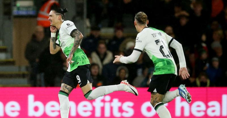 Nunez stunner sends Liverpool into quarter-finals