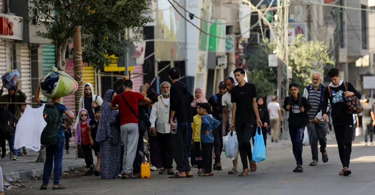 Thousands of Palestinians flee northern Gaza in ‘desperate journey’