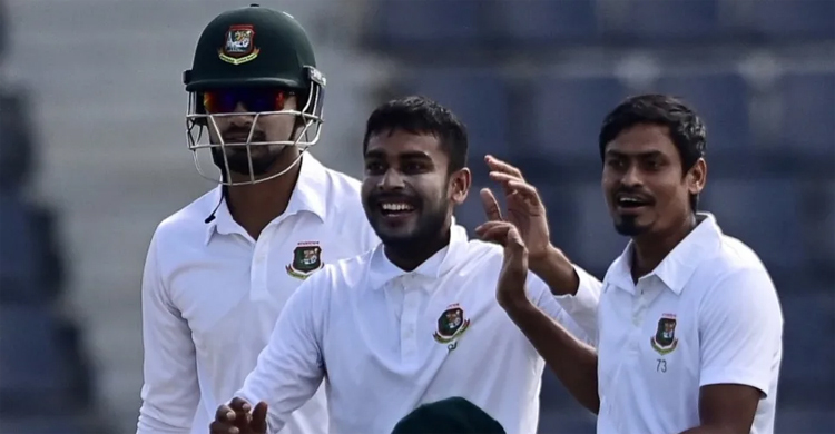 Williamson, Taijul star on evenly-matched second day